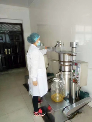 想開家小榨油坊,什么牌子的榨油機出油率比較高?(圖2) 想開家小榨油坊,什么牌子的榨油機出油率比較高?(圖2)